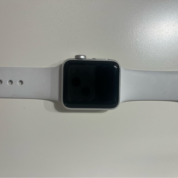 Apple Watch Series 3 (38mm) Silver Aluminum case GPS + Cellular - Picture 5 of 7